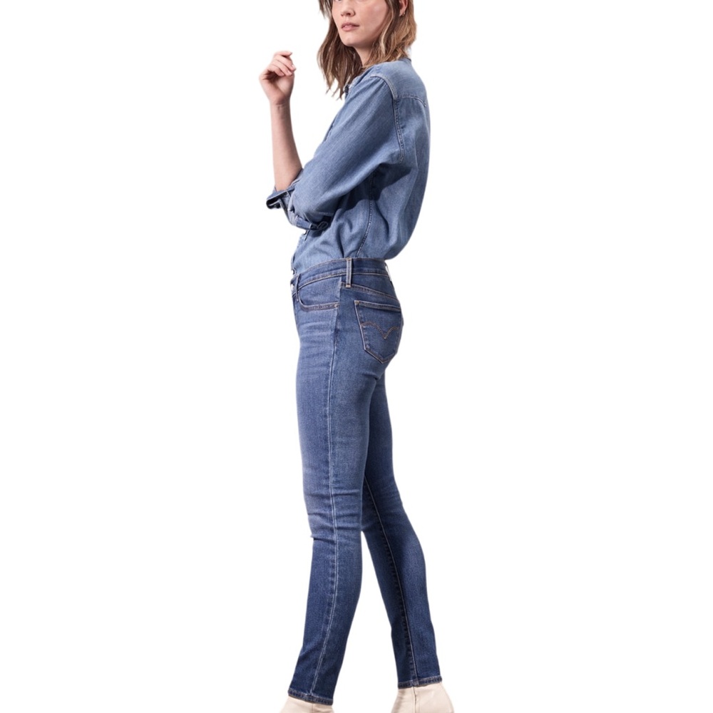 Levi’s Women’s 711 Skinny Jeans Lighter Wash Size 31 Mid Rise 2016 Skinny Jeans